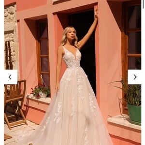 Ivory Lace Bridal Gown